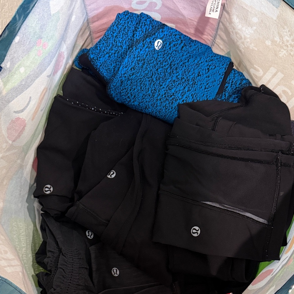 Lululemon mystery Activewear Set 10
pieces in a bag